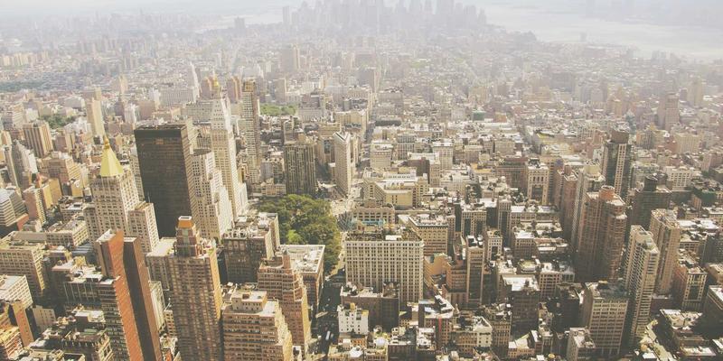 家用NAS选购终极指南：从极空间到群晖，数据安全与傻瓜操作如何兼得？