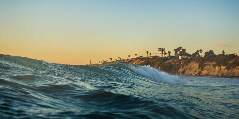 家用投影仪选购终极指南:告别选择困难,从亮度、分辨率到智能系统一次看懂